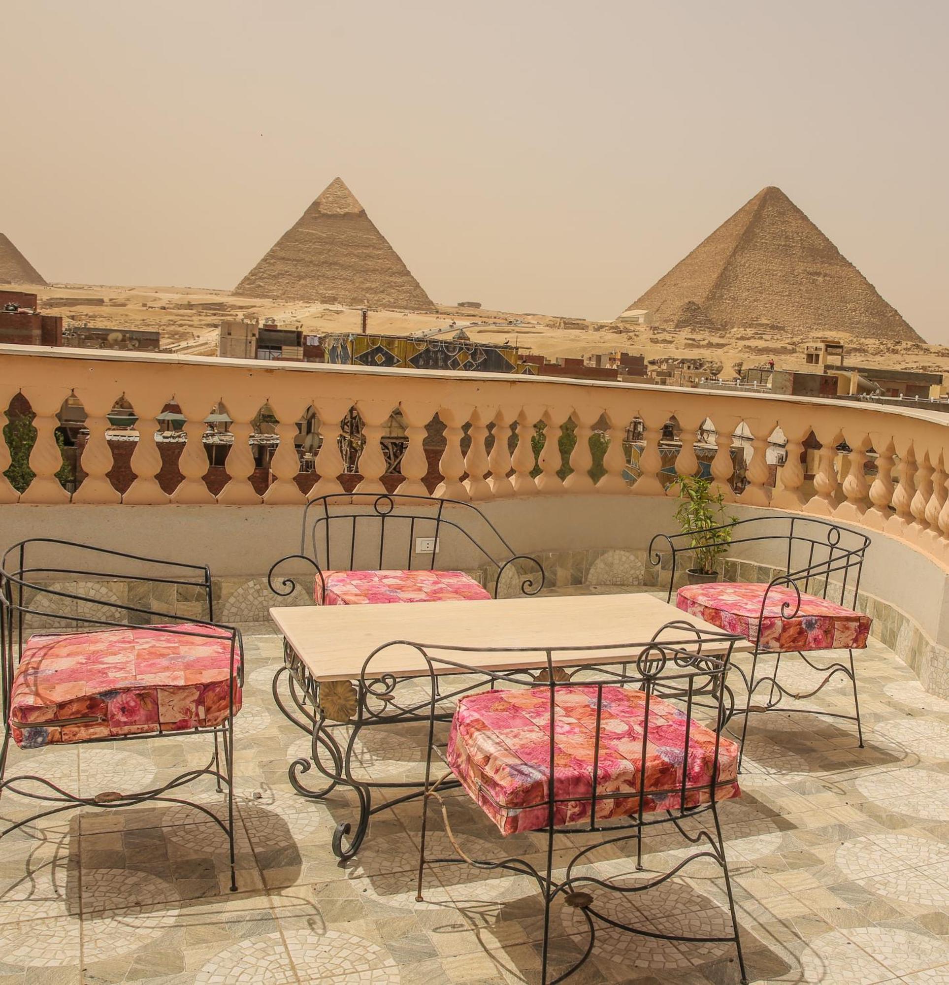 Queen Pyramids View Inn Kafret el-Gabal Extérieur photo