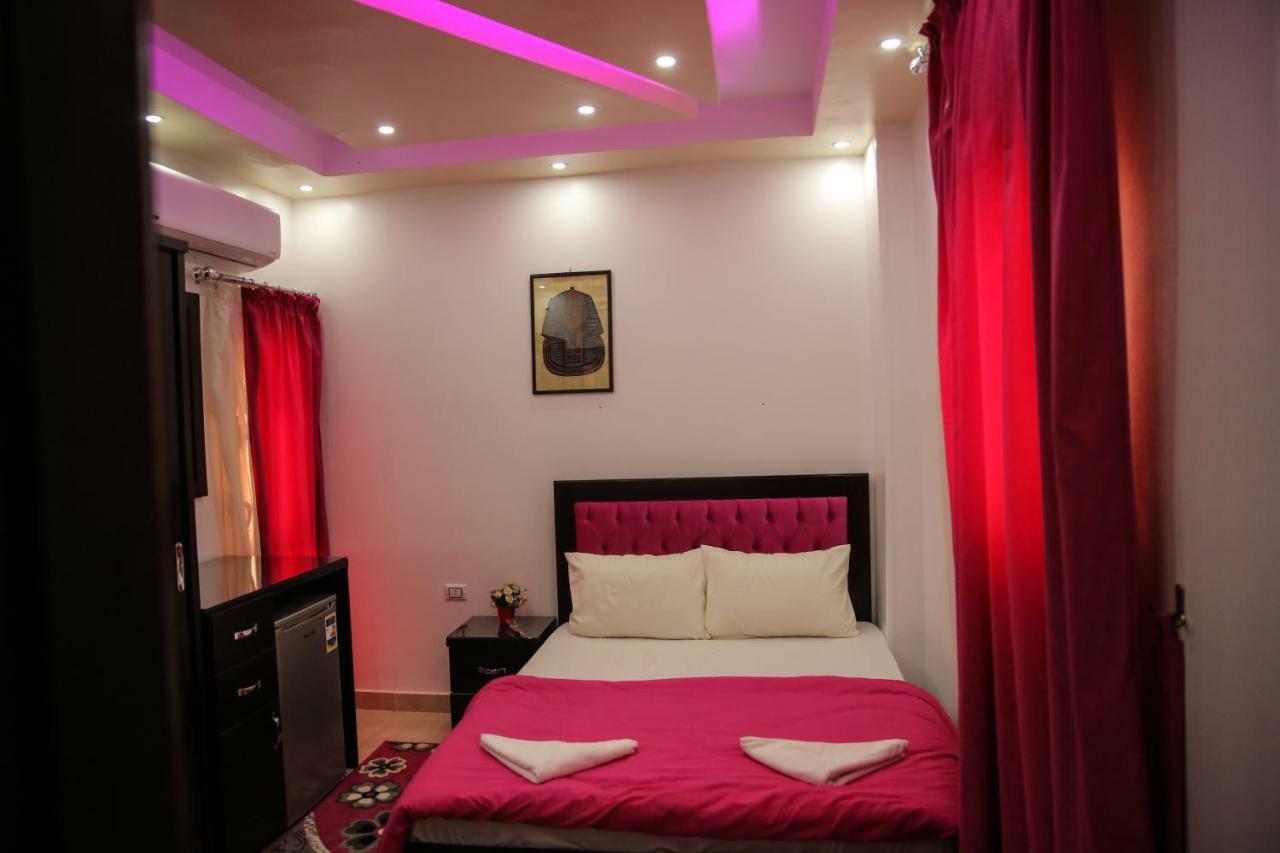 Queen Pyramids View Inn Kafret el-Gabal Extérieur photo